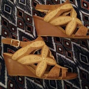 XOXO Comfy Wedges Size 8